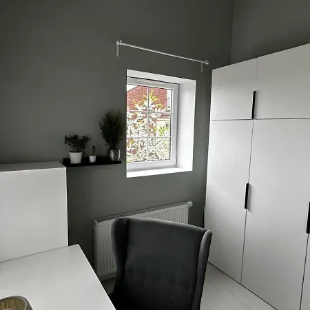 Apartament Maria Z Ogrodkiem I Parkingiem Srem Exterior photo